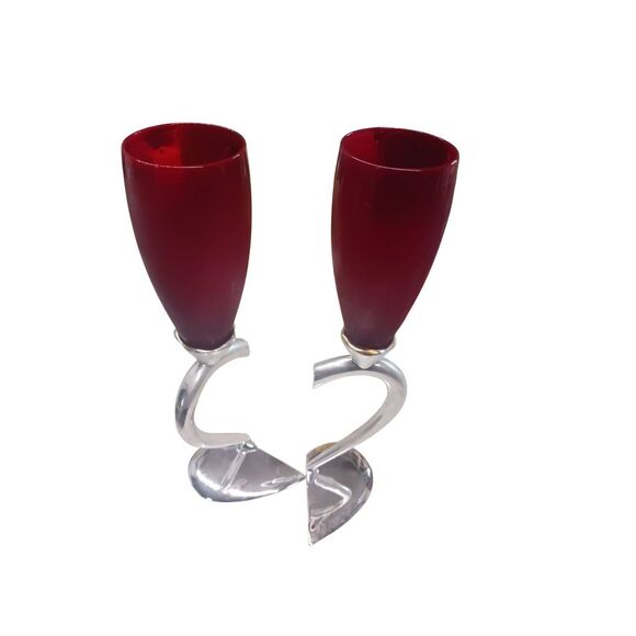 Interlocking heart champagne flutes red / silver wedding Valentine's Stemware Mu - Picture 2 of 4